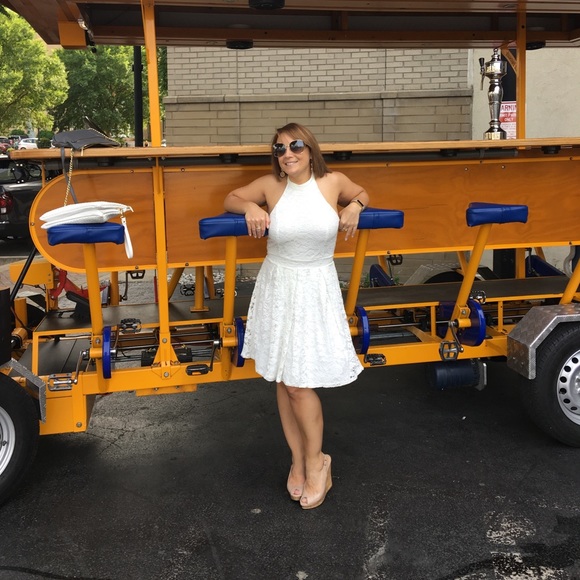 Meet your Posher, Claudia - Picture 2 of 4